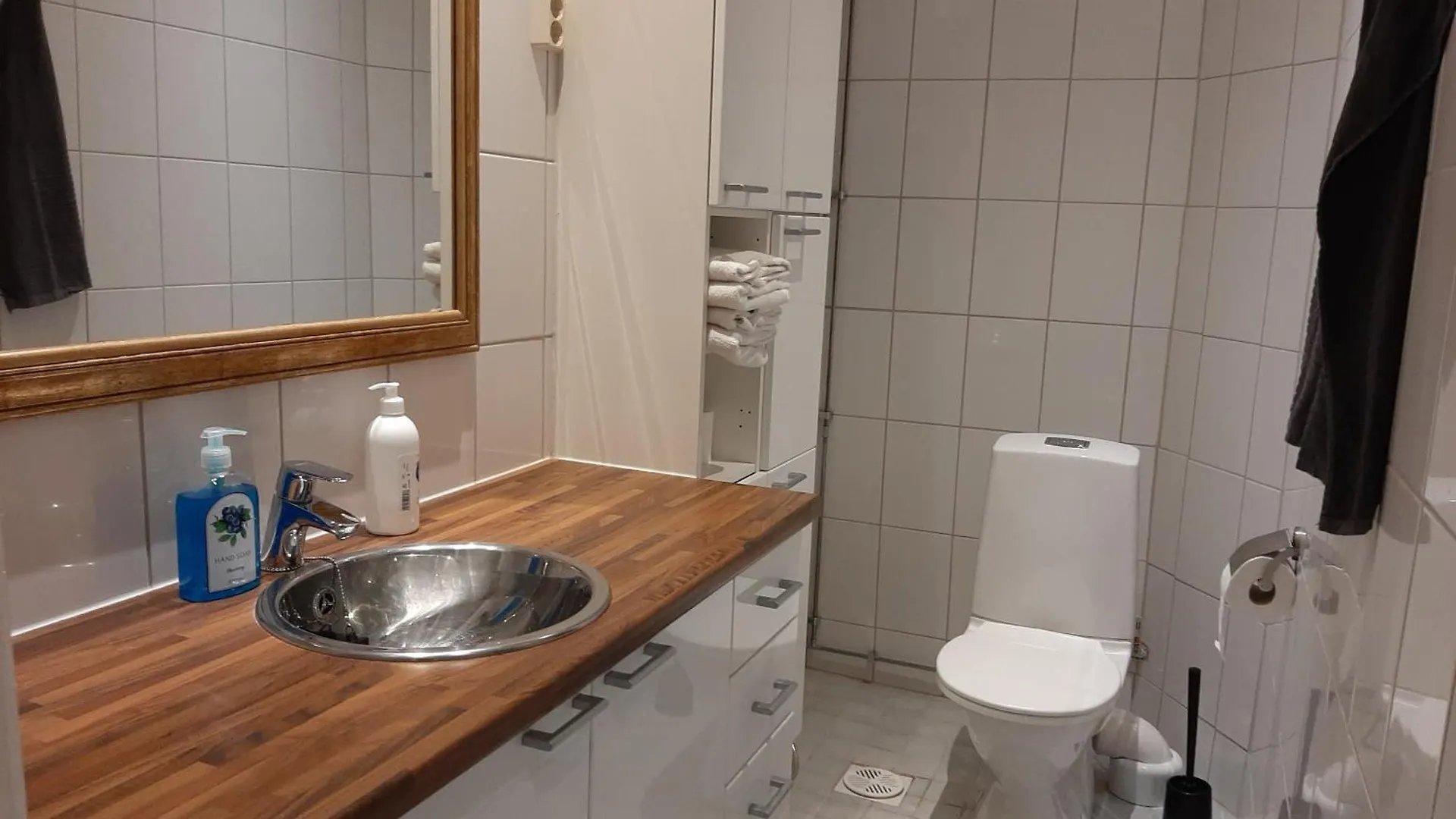 Stylish Home With Stunning Views Of The Railway Square 74M2 Helsinki Appartement